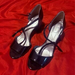 Bandolino Elegant Black Strappy Heels